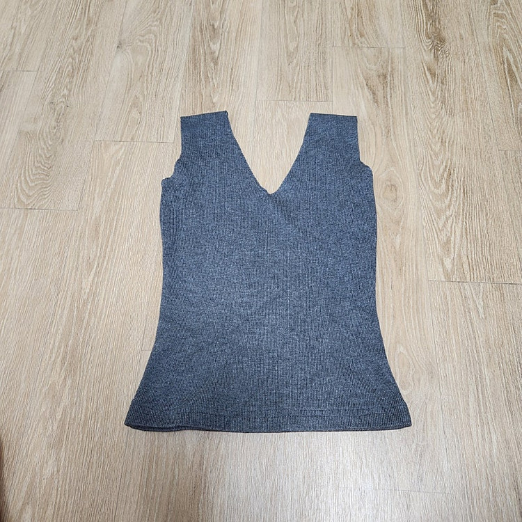 회색 타이트 크롭 니트 나시 44~55 이미지