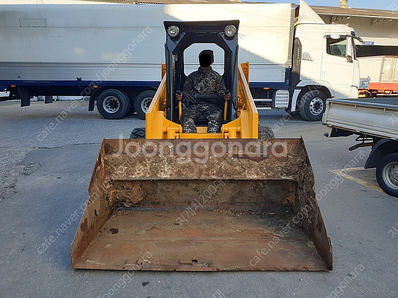 스키드로더 현대 HL810SM 스키로더 중고 농기계--5