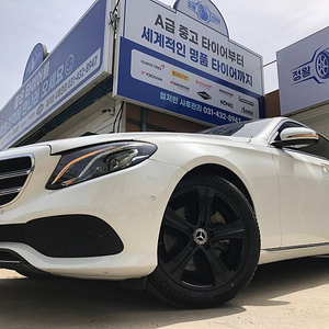 벤츠 E클래스 W213 18인치 흠집없는 블랙 휠타이어 245/45R18