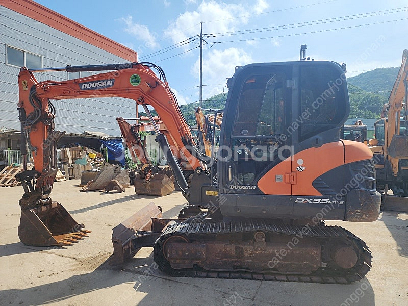 중고굴삭기매매 두산 DX55 2016년 코끼리집게 신품...--0