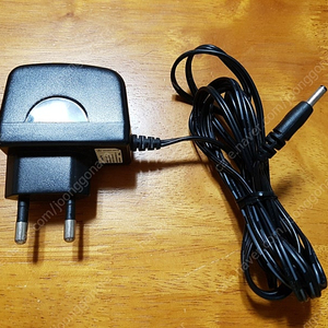 AC ADAPTOR (DSA 0051 05 FKA 60080F)