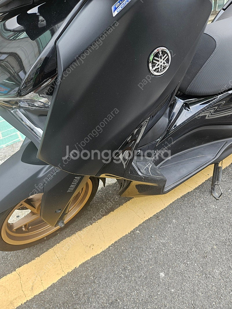 부산 24년식 XMAX 12000키로때 판매합니다.--3