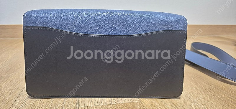 코치가방 판매합니다--2