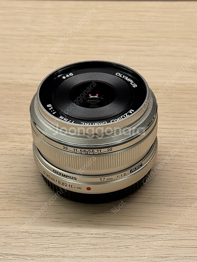 올림푸스 17mm f1.8 msc 렌즈 실버 팝니다.--0