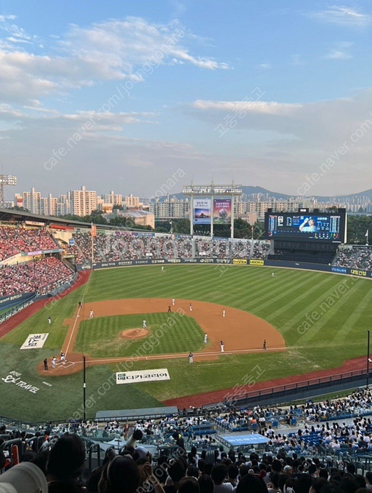 25일 두산 한화 네이비석 2연석 구매합니다--0