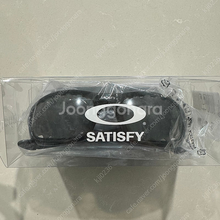 오클리 x 새티스티파이 스트레이트 자켓 선글라스--1