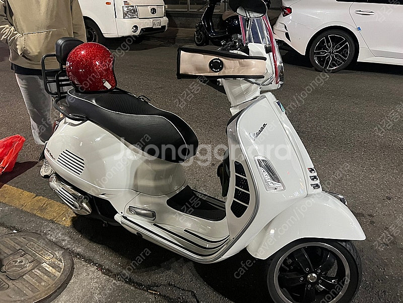 [21년식] 베스파 125 gts 하얀색 16000KM--0
