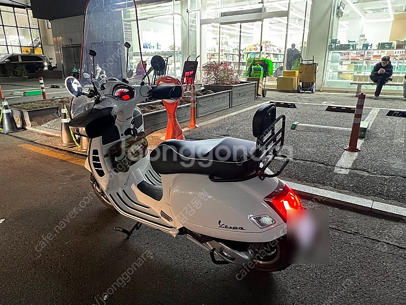 [21년식] 베스파 125 gts 하얀색 16000KM--2