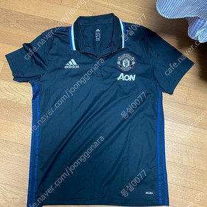 아디다스 맨유 폴로트레이닝반팔 블랙 L사이즈 판매합니다