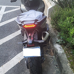 x-adv 750 엑드방 그레이 색상 판매 합니다