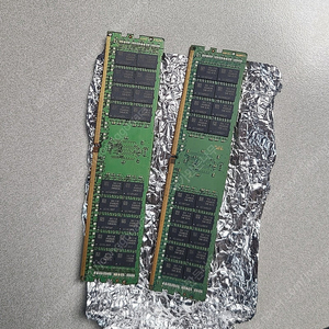 삼성전자 DDR4 32G PC4-19200 ECC/REG (서버용 메모리) 입니다