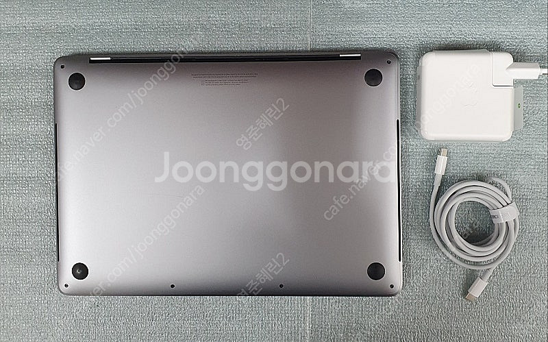 APPLE 2020 MACBOOK PRO 13 A225...--8