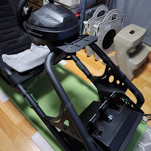 트러스트마스터 t300rs gt 정품 팝니다.