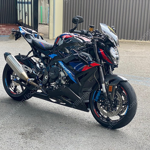 2023 M1000R Competition