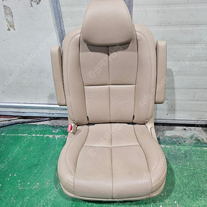 [GW] 더뉴카니발 올뉴카니발 2019년 베이지색 시트 2열 열선 3열 ISOFIX 십자가죽패턴