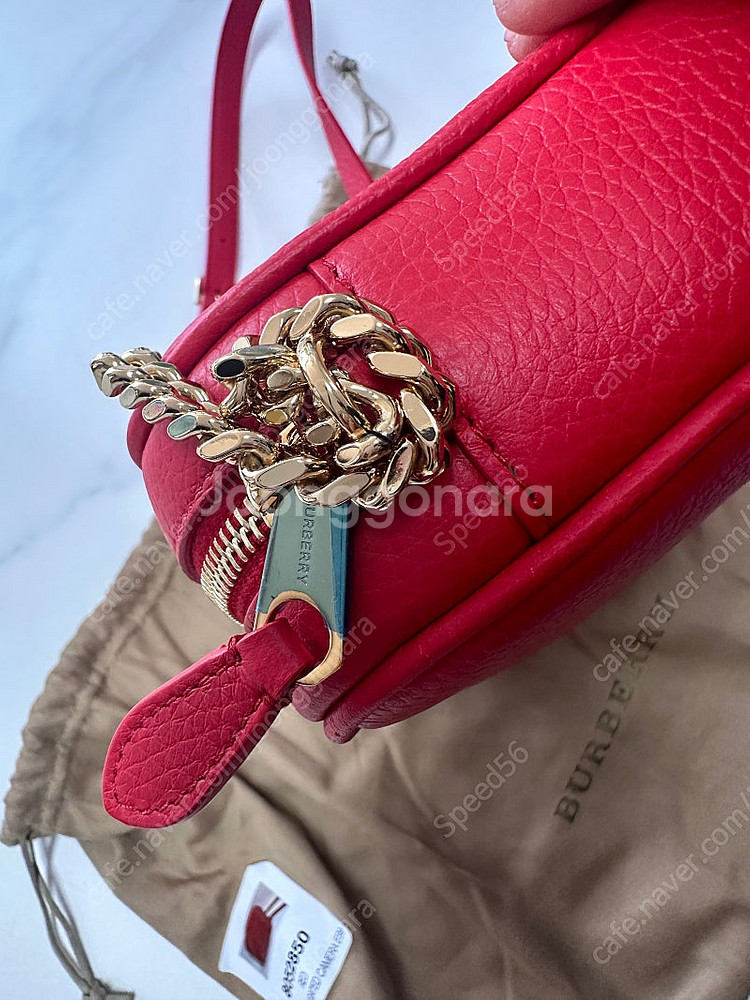 버버리 얼론게이티드 카메라 백 (새제품) 급매--4