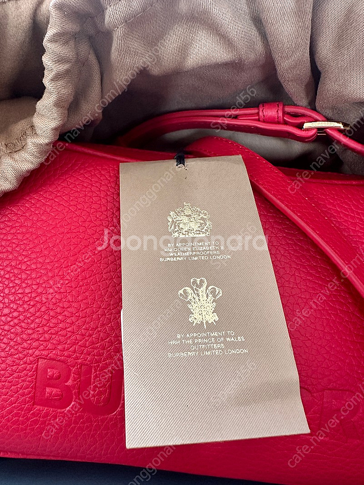 버버리 얼론게이티드 카메라 백 (새제품) 급매--8