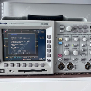 A02번 Tektronix TDS3032 Oscilloscopes 2Ch 300MHz, 2.5Gs/s