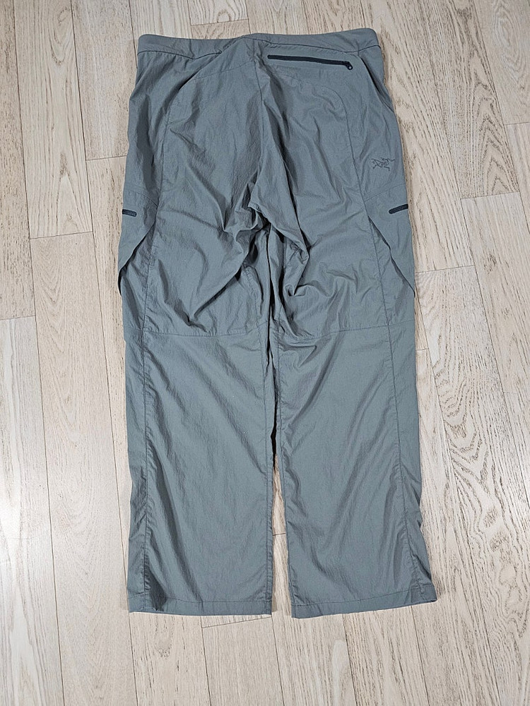 아크테릭스 바지 이미지