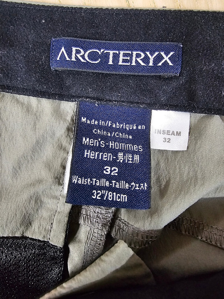 아크테릭스 바지 이미지