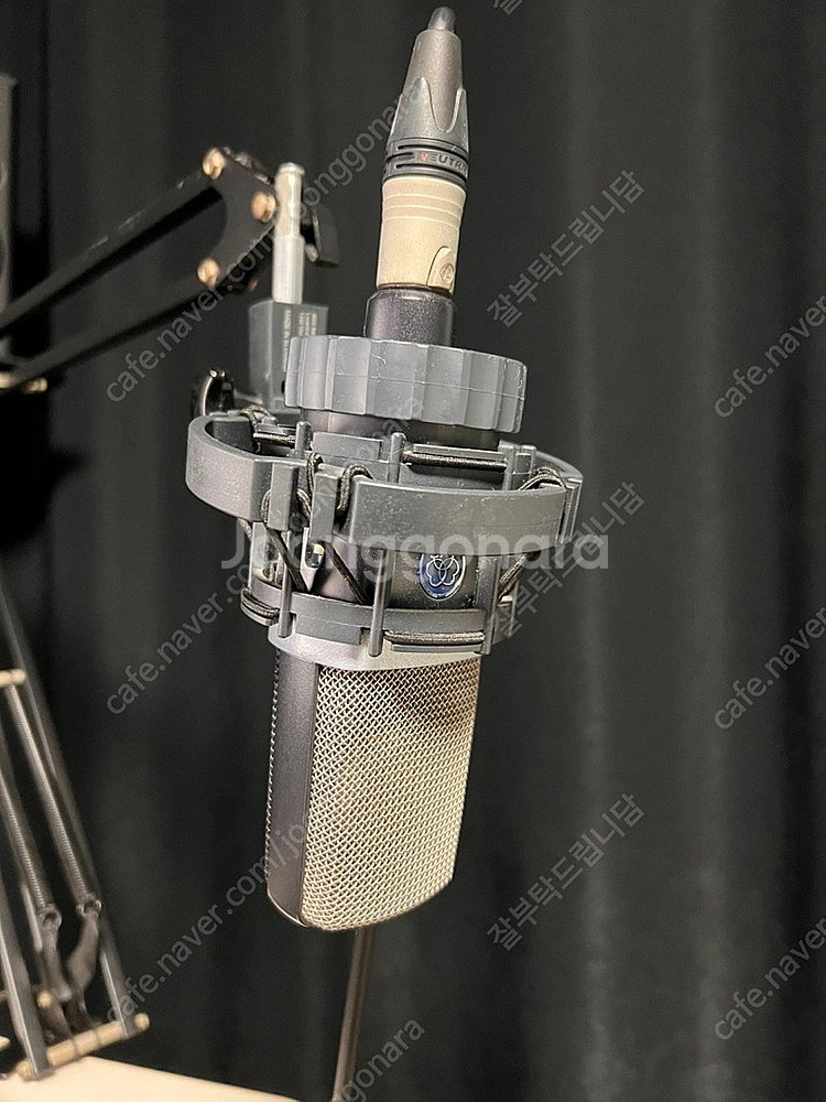 AKG C214 마이크 괜찮게 팝니다--1