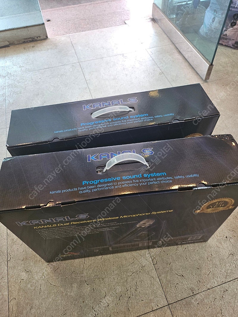 고급 무선마이크 2체널 BK2001A 900MH 입니다