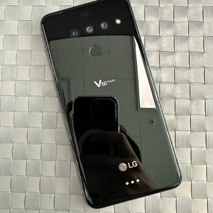 LG V50 128기가 블랙 액정파손 기능정상 게임용폰 6만원 판매해요