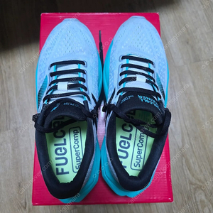 뉴발란스 SC Trainer 트레이너 V3 250D