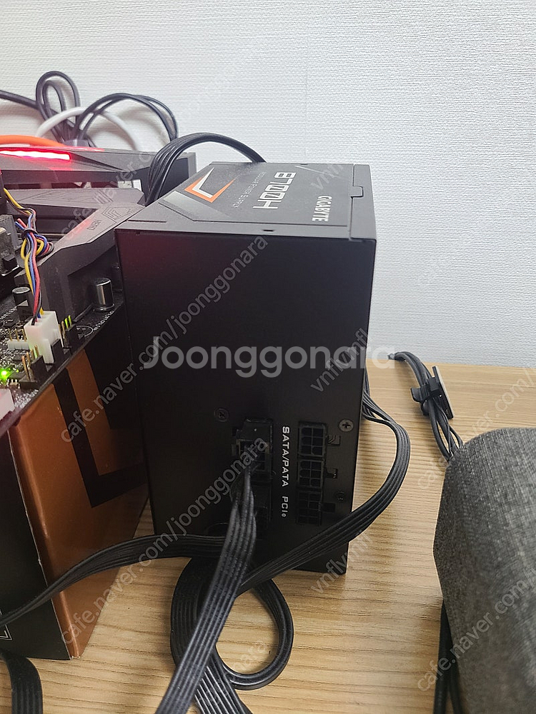 파워 서플라이 기가바이트 b700h 700w 브론즈 파...--0