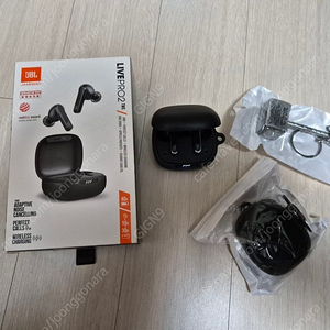 JBL LIVE PRO2 팝니다.