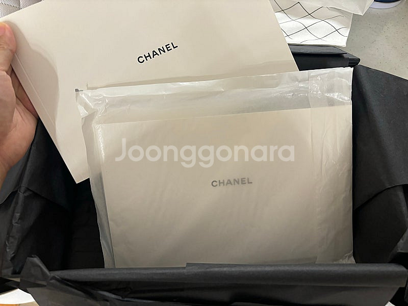 샤넬 클래식 캐비어 스몰 화이트 금장--4