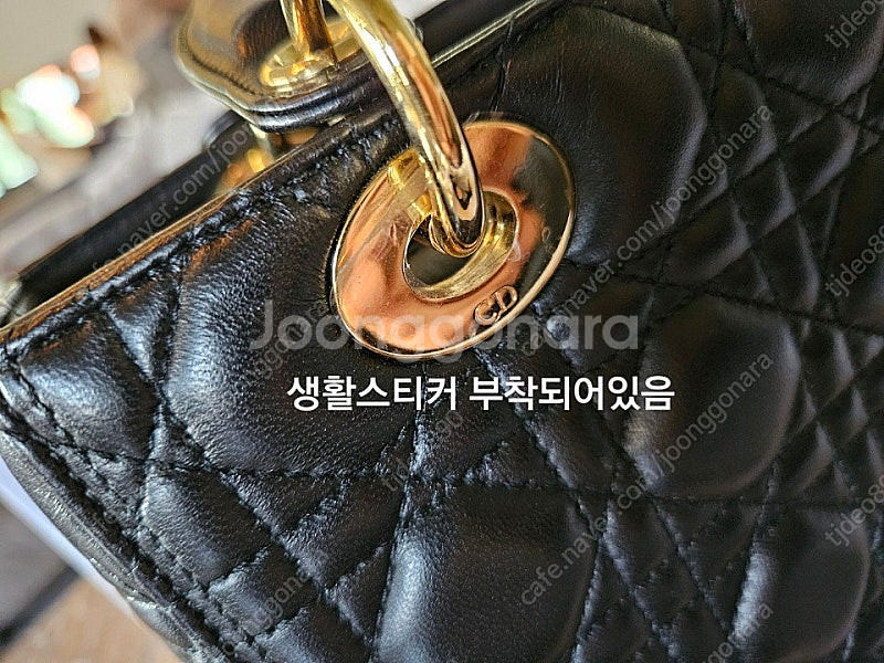 디올 레이디백 미디움 (블랙 금장)--4