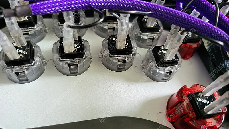 PDP 빅트릭스 히트박스 조이스틱 victrix pro fs 12 화이트 권바 그래비티 버튼 이미지