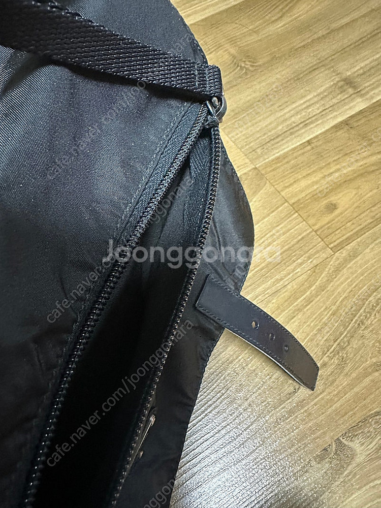 프라다 나일론 메신저백 B6671블랙 판매합니다.--4