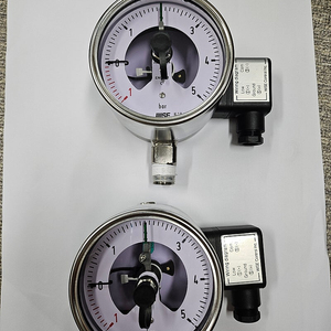 와이즈 P500 압력계 1~4bar 2개 1~5bar 2개 판매합니다(사양있음)