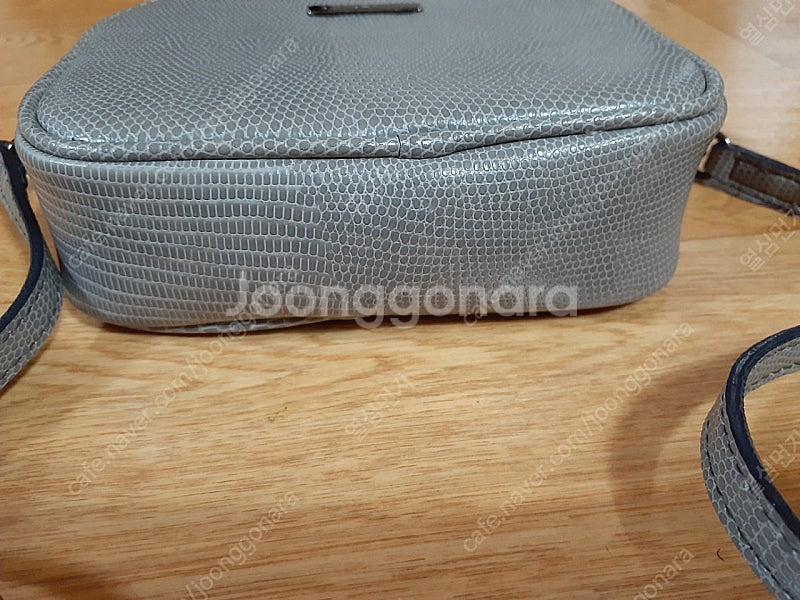 가방 가죽제품 예쁜니다 귀여워요 깨끗해요 편하게 사용하...--3