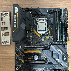 인텔 i9-9900k + Asus tuf z390 gaming plus + ddr4 16gb