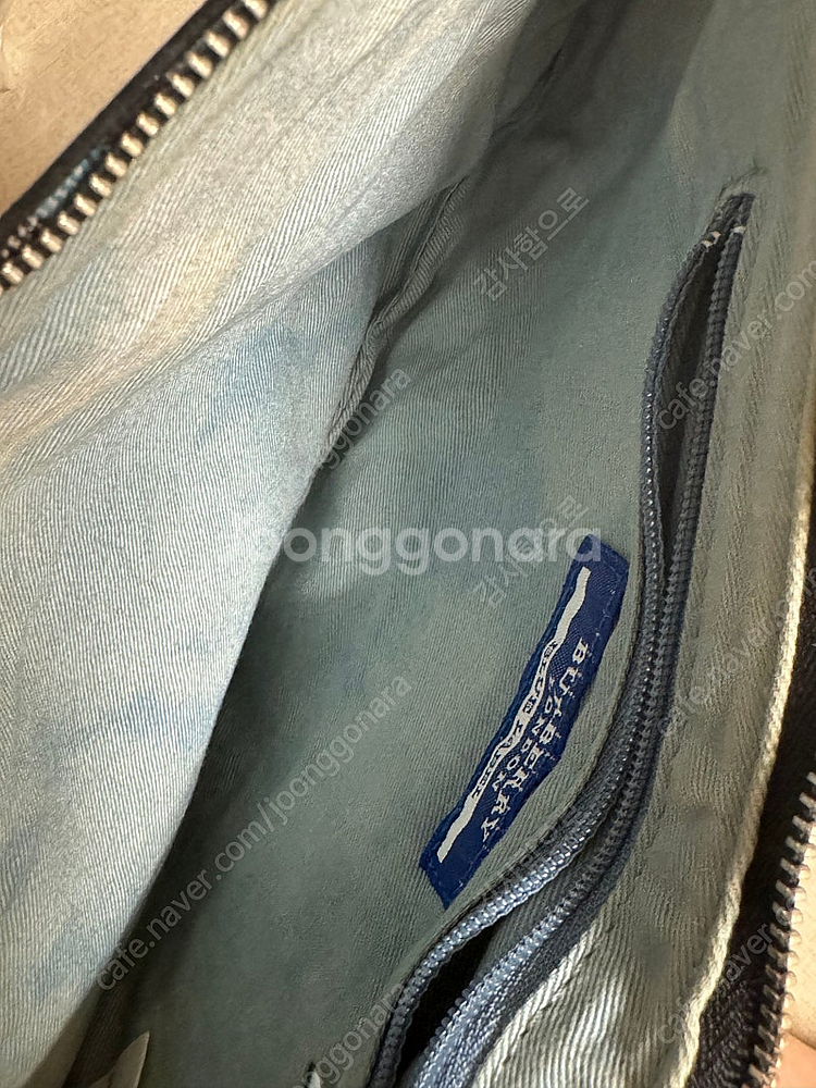 버버리 가방 판매합니다--1