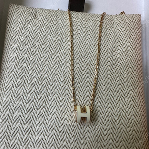 에르메스 팝아슈목걸이