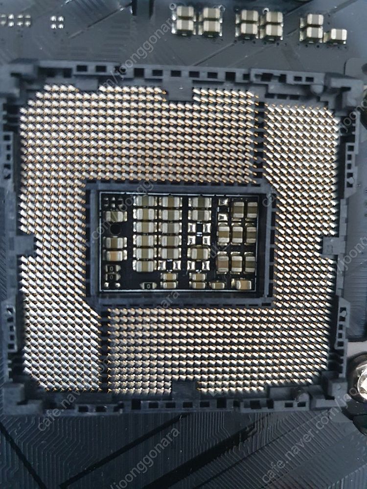 i7-8700k+막시무스x히어로wifi 판매합니다.--1