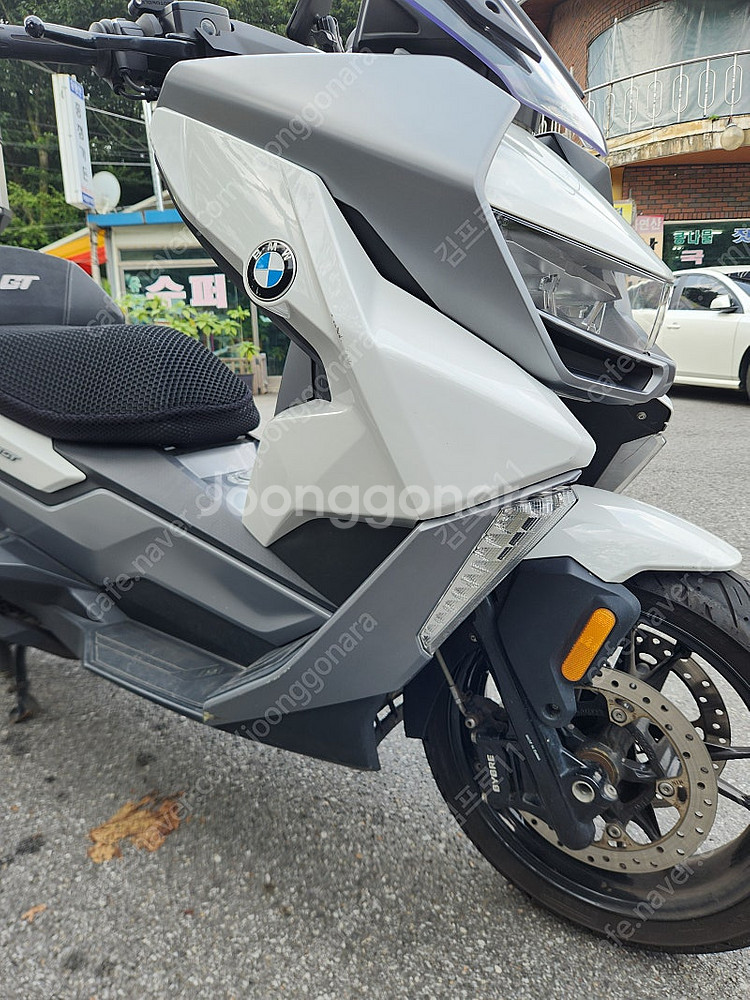 BMW 400GT--1