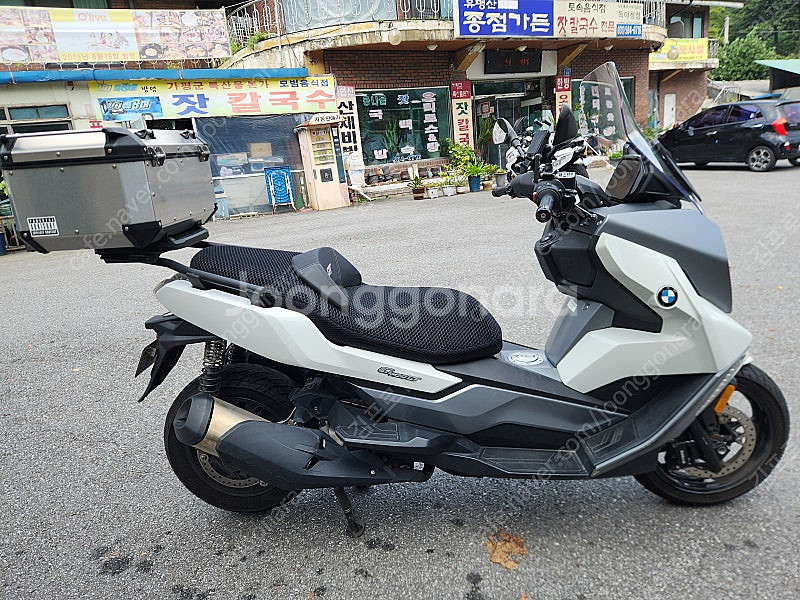 BMW 400GT--7