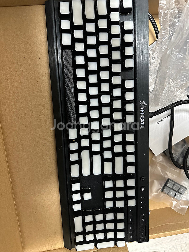커세어키보드 k70 은축 구형판매합니다--2
