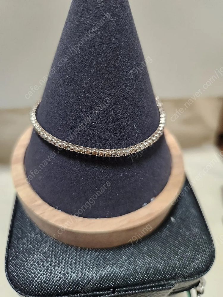 14k 리얼화이트 2mm꼬냨다이아 테니스 팔찌 이미지