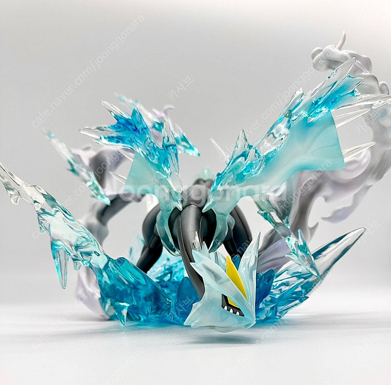 king 큐레무 1/20 스케일 판매합니다.--0