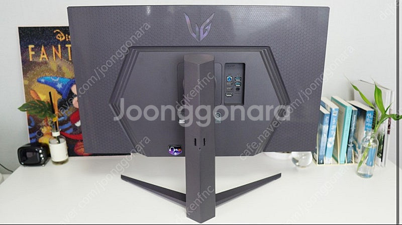 LG 32GQ850L QHD 240Hz 모니터 팝니다--1