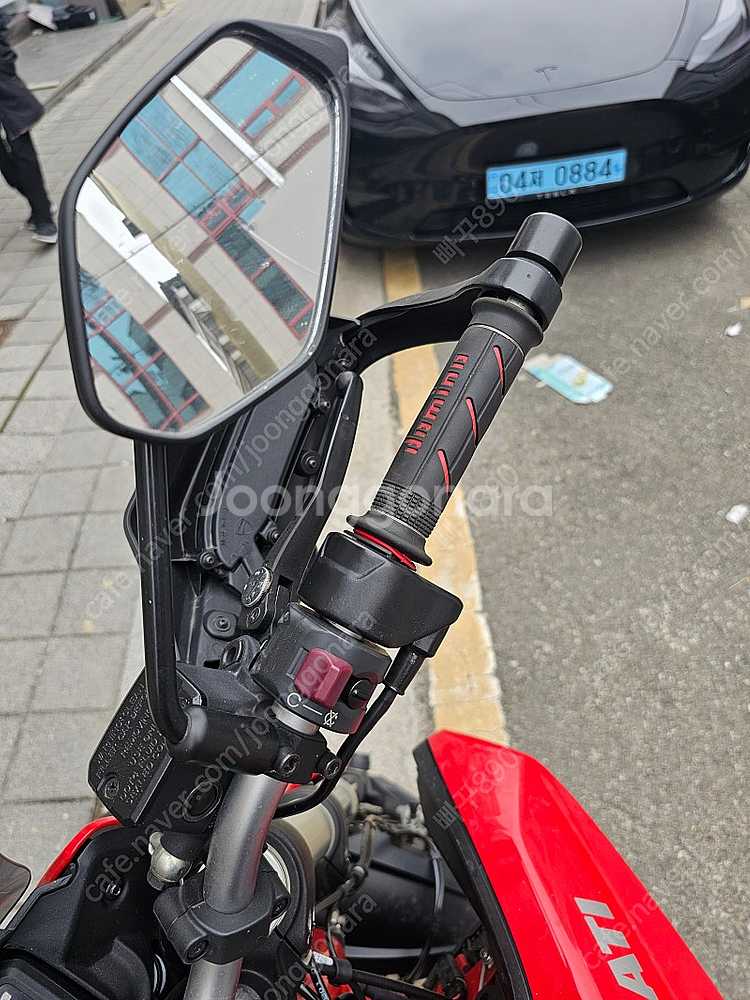 두가티 하이퍼모타드 939 판매합니다.--8