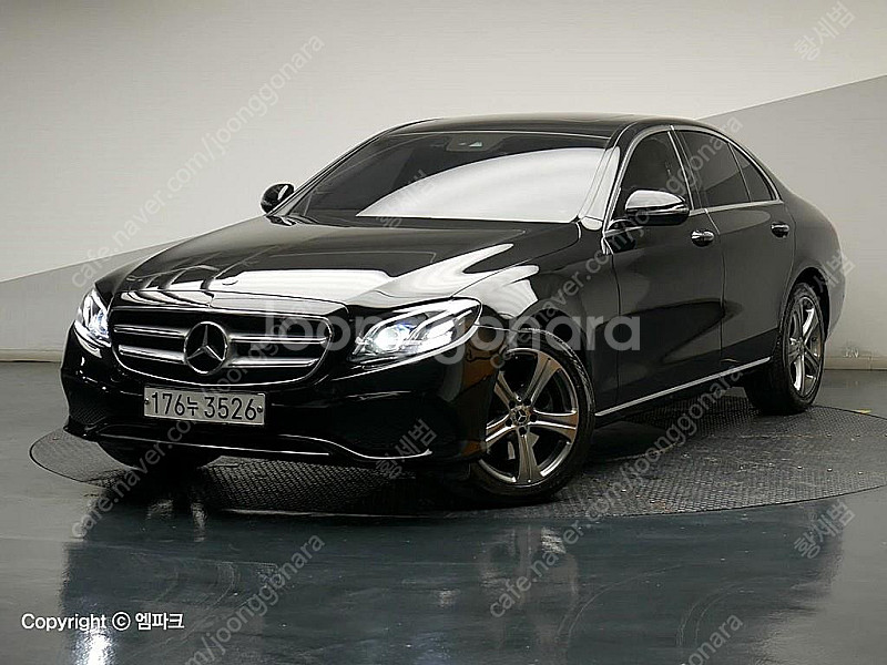 벤츠E-클래스 W213 E220d 아방가르드 (5인승)...--0