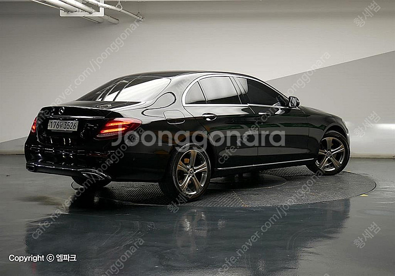 벤츠E-클래스 W213 E220d 아방가르드 (5인승)...--2