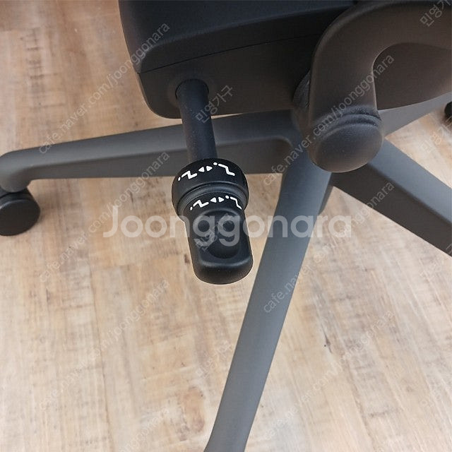 명품의자 허먼밀러 뉴에어론 사무용 의자 팝니다.--5